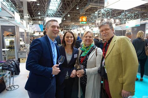 Check spelling or type a new query. schiller-wine: Weingut Wittmann now with Dr. Loosen ...