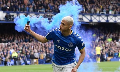 Fa To Investigate Evertons Richarlison Over Flare Throwing Incident