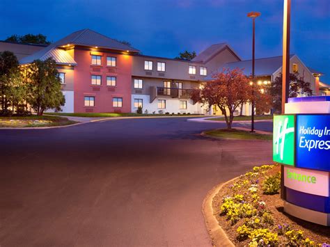 Nashville Airport Hotels With Shuttle Service Holiday Inn Express