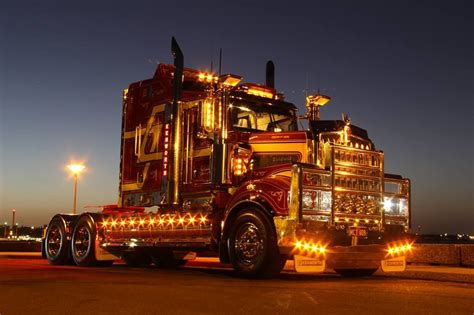 Causos T909 Chicken Lights And Chrome Mack Trucks Big Rig Trucks