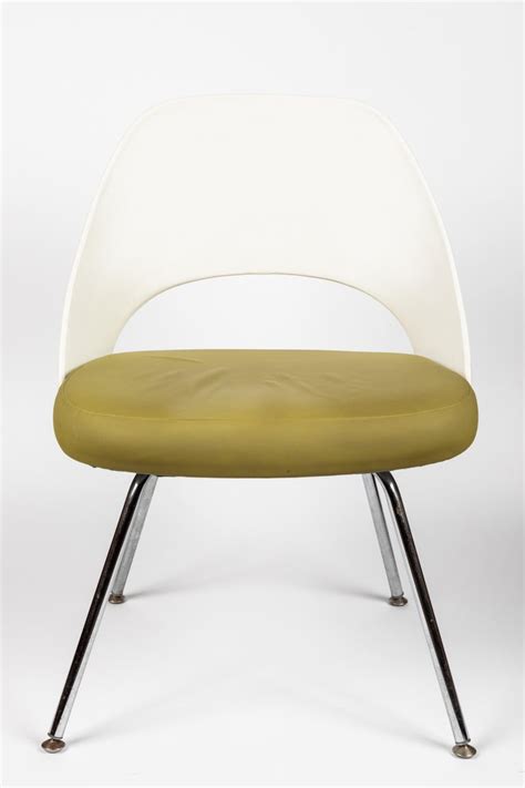 Saarinen Executive Side Chair With Metal Legs For Knoll At 1stdibs