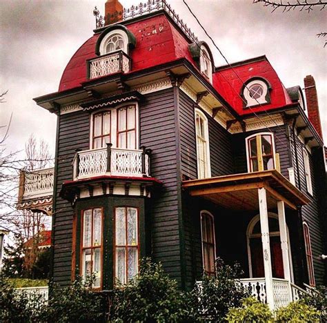 Gothic Black And Red Victorian Casas Victorianas Casa Gótica