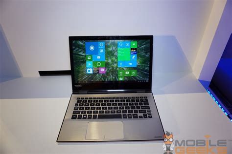 Toshiba Astrea 2 In 1 Hybrid Comes With 4k Display