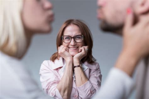 nueras y suegras tóxicas 10 consejos psicológicos para superar esta mala relación