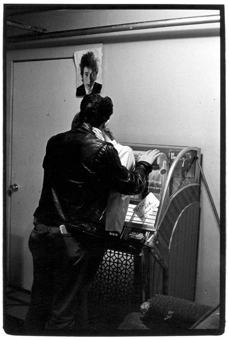couple kissing in front of jukebox william gedney 1966 kissing couples couples jukebox