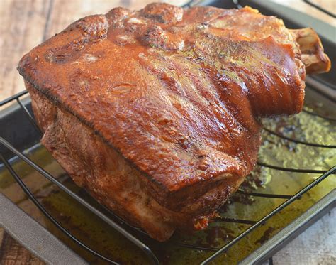 Style pulled pork, main ingredient: pork shoulder roast in oven