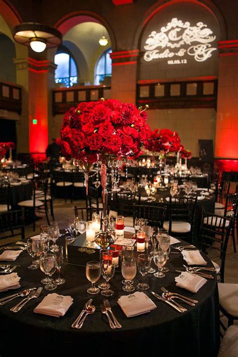 Perfect for long reception tables, this chic look will add depth to your wedding decorations. Sonal J. Shah Event Consultants, LLC: Black and White Reception Ideas