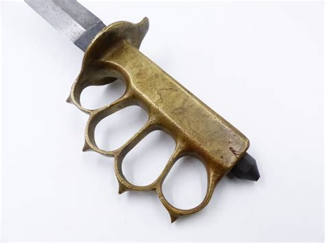 A Wwi Period Us Army Trench Fighting Knife With Brass Knuckle Duster