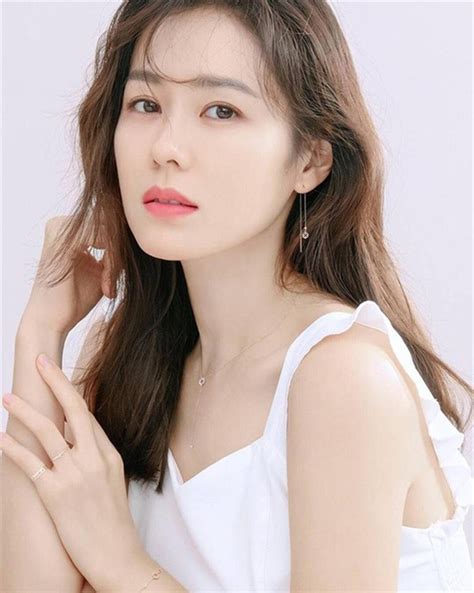 Jin is from south korea and popular for her amazing roles in many korean television shows and romantic films. Son Ye Jin và Jun Ji Hyun: 2 'tượng đài' nhan sắc bất chấp ...