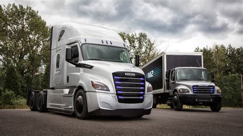Daimler Deux camions 100 électriques présentés