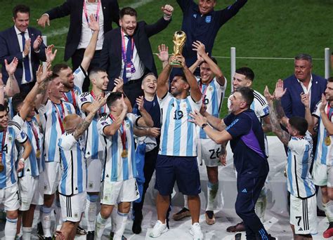 Sergio Aguero Celebrates World Cup Win With Argentina Lionel Messi