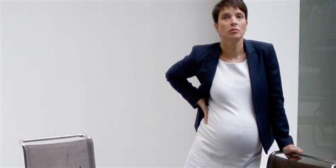 Die rechtspopulistische afd tritt für eine konservative familienpolitik ein. Ex-AfD-Chefin Frauke Petry: Baby ist da