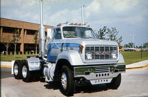Gmc 9500 Series Looks Like A Sharp Brochure Truck These Came In