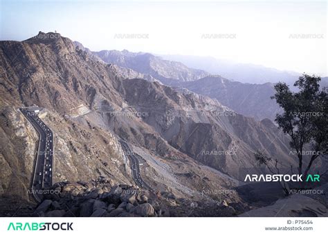 جبال الهدا في الطائف بالمملكة العربية السعودية، الجبال والمرتفعات، عقبة