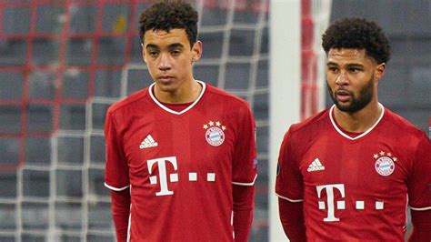 Voici le détail des performances réalisées par jamal musiala (fc bayern münchen). FC Bayern: Serge Gnabry will Jamal Musiala von DFB-Elf ...