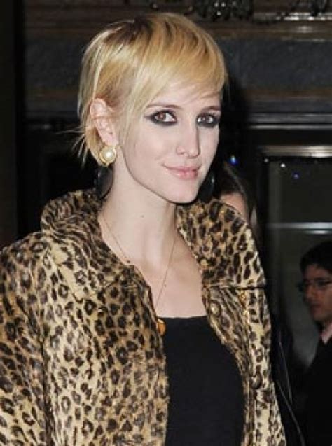 Ashlee Simpson S New Blonde Crop Love Or Hate Marie Claire