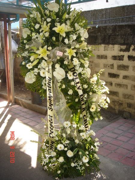 Funeral flower wreath arrangements are the ones mostly related with funerals. Sympathy funeral flowers delivery manila philippines