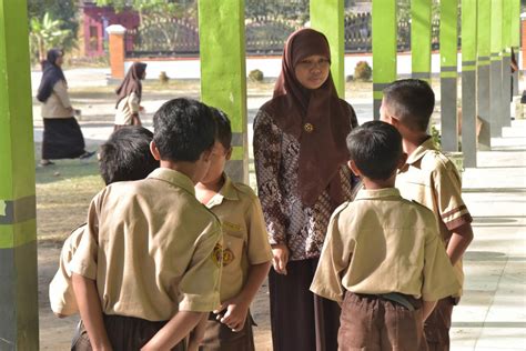 Dukungan Pengembangan Karier Bagi Guru Di Indonesia Sangat Lemah Dan Membuat Status Asn Hanya