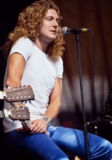 Robert plant — memory song (hello hello) 05:21. Sound Bites — Robert Plant: The Golden God at 70 Hey, hey,...