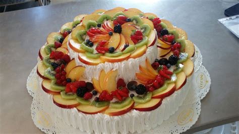 Fruit And Cream Cake Cake Desserts Cream Cake