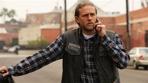Sons Of Anarchy Star Charlie Hunnam On Jax Return Hes Dead Now