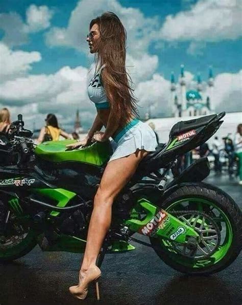 Girls On Motorcycles Pics And Comments Page 923 Triumph Forum