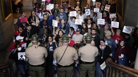 Tennessees House Expels 2 Of 3 Democrats Over Guns Protest