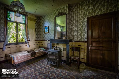 Maison Gustaaf Abandoned House Belgium Urbex Behind Closed Doors