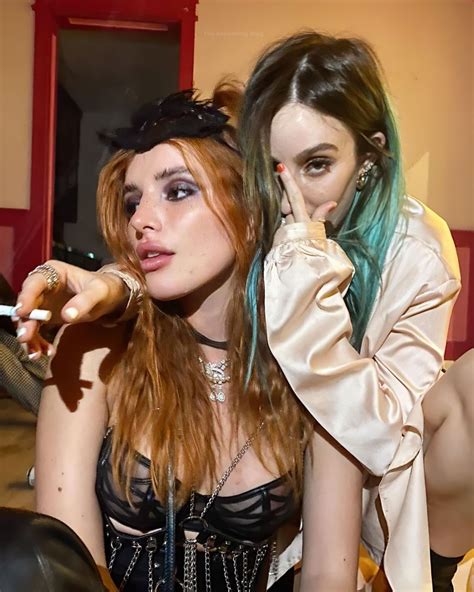 Bella Thorne Shows Off Her Nude Tits At The Party Photos The