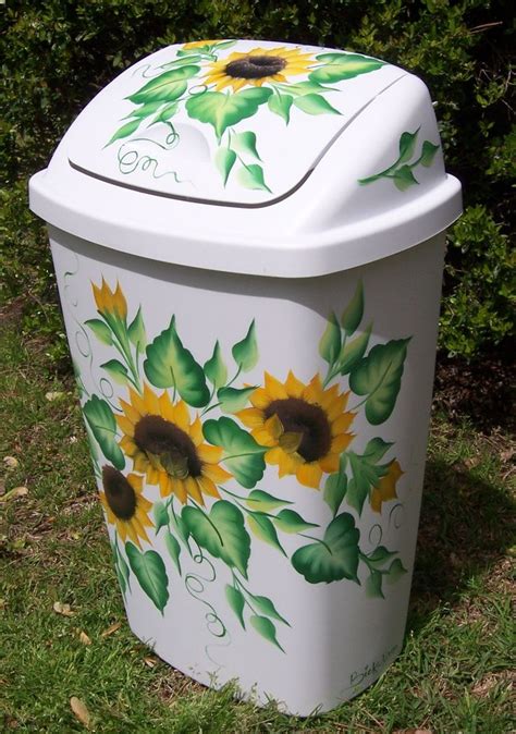 30 Decorative Kitchen Garbage Cans