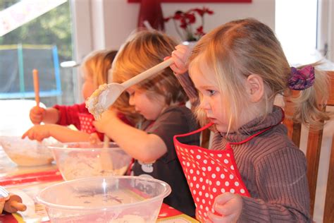 10 of the best cookery courses for kids - Looking to ...