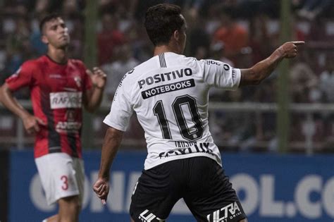 Born 5 october 1983), is a brazilian professional footballer who plays as an attacking midfielder. Um dos artilheiros, corinthiano Jadson entra em seleção da ...
