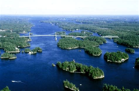 1000 Islands And The St Lawrence Seaway The Islands Straddle The Canada