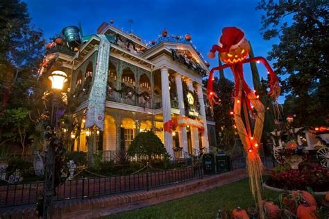 Haunted Mansion Holiday Haunted Mansion Disneyland Disneyland Resort