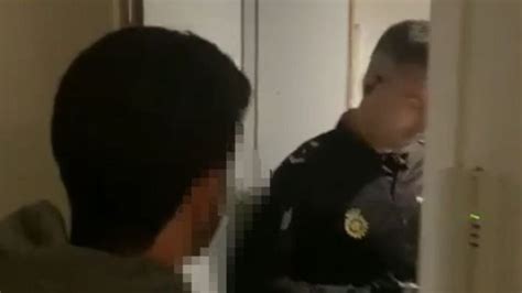 El vídeo viral de la Policía entrando en un piso en el confinamiento sin acuerdo a juicio