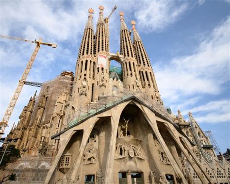 Templo De La Sagrada Familia En Barcelona
