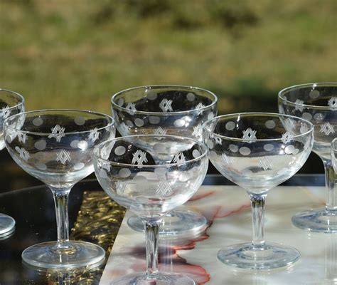 6 vintage etched cocktail glasses set of 6 vintage champagne coupes vintage martini glasses