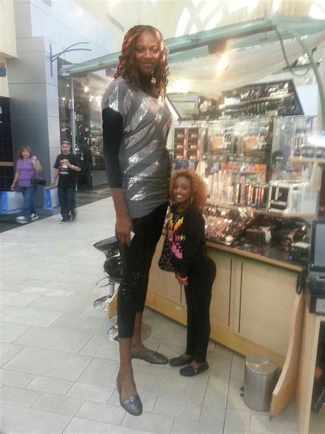 Super Tall Woman At The Mall By Lowerrider On Deviantart Tall People