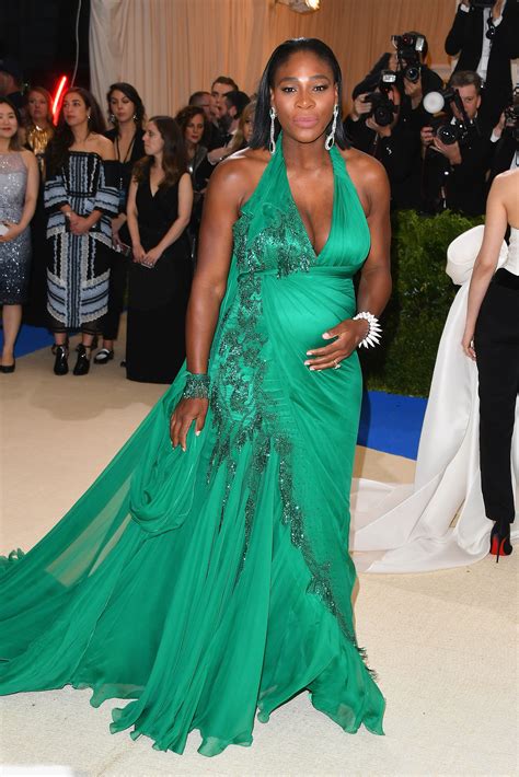 Met Gala 2017 Pregnant Serena Williams Debuts Her Baby Bump On The Red