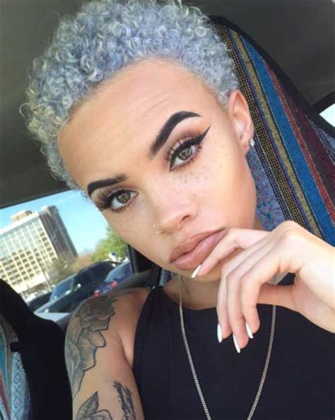 Black women naturally have darker hair, so getting blonde highlights near your face can add definition to it. Must-See Short Hair Colors for 2017 | Short Hairstyles ...
