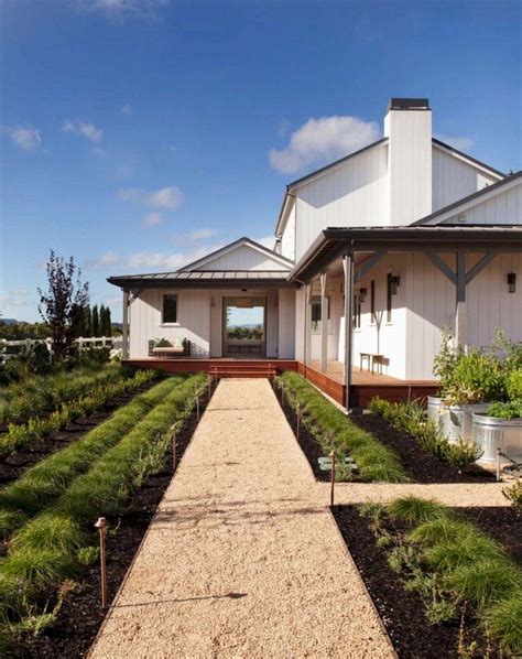 80 Beautiful Modern Farmhouse Exterior Design Ideas Modern Farmhouse