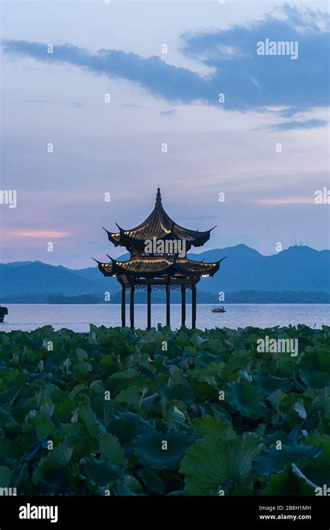 Jixian Pavilion During Sunrise In Hangzhou Stock Photo Alamy