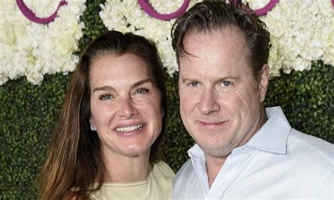 Brooke Shields Cuddles Up To Husband Of 16 Years Daily Mail Online
