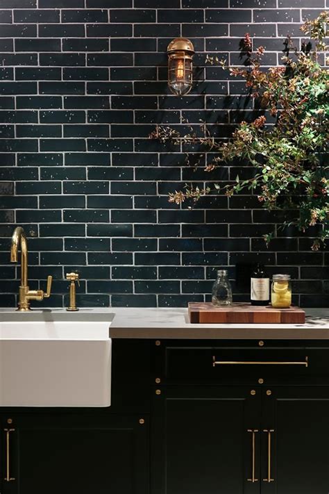 18 Black Subway Tiles In Modern Kitchen Design Ideas