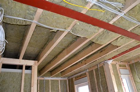 Der raum oberhalb der abgehängten decke eignet sich ideal für eine dämmung. Dämmung-Decke-Wohnzimmer-mit-Stahlträger - Heim am Main