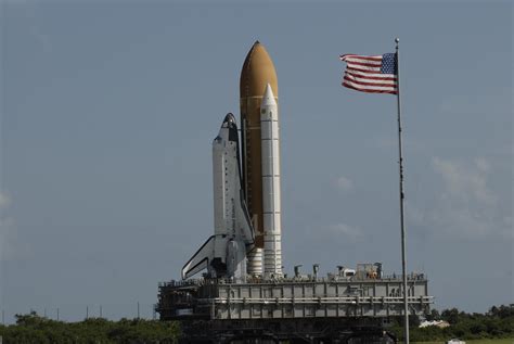 Filecrawler Transporter Taking Space Shuttle Atlantis To Launch Pad