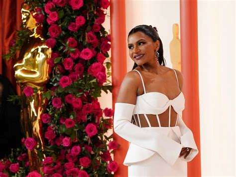 Mindy Kaling Sparks Jokes Shes On Buzzy Drug Ozempic At The Oscars Heres What Shes Said