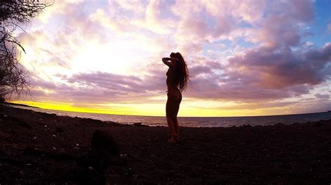 Vip Many Vids Full Hd Heather Carolin Sunset Bikini Naked Dance At Beach Manyvids Size