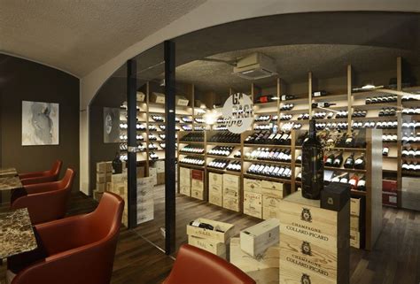 V tomto roce se nám narodil druhý syn jaroslav, dnes pracuje pro realitní kancelář, s partnerkou mají dvě děti. Cenná výpověď someliéra: Ukázal policii, kam chodili Rafaj ...