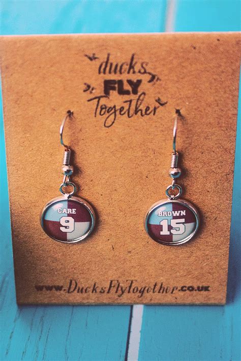 From mugs, cushions, rings, photo frames, plaques, pens, wallets, passport covers to accessories, you can choose from a collection of personalised gifts available online on our website. Pin by Ducks Fly Together on Christmas Presents | Unique ...